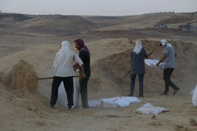Saman iş&ccedil;ileri sıcak hava ve toza karşı ekmek m&uuml;cadelesi veriyor