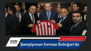 Şampiyonun forması Erdoğan&rsquo;da