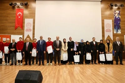 Şanlıurfa'da 350 hafız &ccedil;ocuğa tablet hediye edildi
