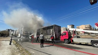 Şanlıurfa'da alev alan kamyonda hasar oluştu
