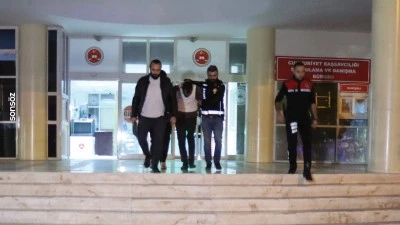 Şanlıurfa'da bir kadın evinde bı&ccedil;akla &ouml;ld&uuml;r&uuml;ld&uuml;
