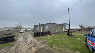 Şanlıurfa'da bir kişi tartıştığı eşini ve oğlunu &ouml;ld&uuml;rd&uuml;