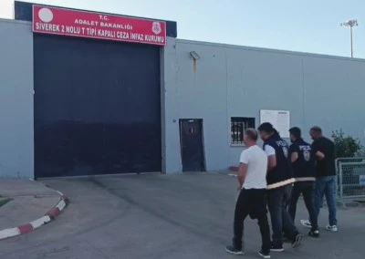 Şanlıurfa'da bir kişinin &ouml;l&uuml;m&uuml;yle ilgili 3 zanlı tutuklandı