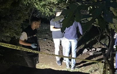 Şanlıurfa'da cami bah&ccedil;esine g&ouml;m&uuml;l&uuml; bebek cesedi bulundu