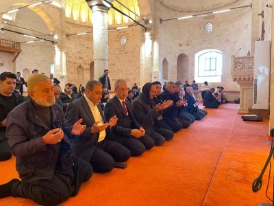 Şanlıurfa'da depremde hasar alan Selahaddin Eyyubi Camisi ibadete a&ccedil;ıldı
