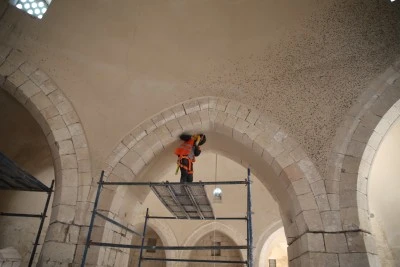 Şanlıurfa'da depremde hasar g&ouml;ren tarihi camiler ibadete a&ccedil;ılıyor