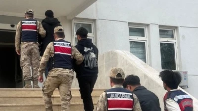 Şanlıurfa'da g&ouml;&ccedil;men ka&ccedil;ak&ccedil;ılığı operasyonunda 3 ş&uuml;pheli yakalandı