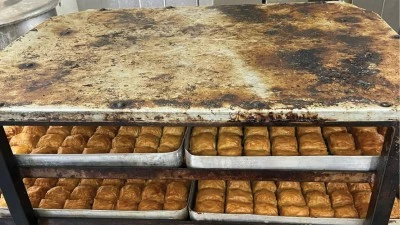 Şanlıurfa'da hijyen kurallarına uymayan tatlıcı m&uuml;h&uuml;rlendi