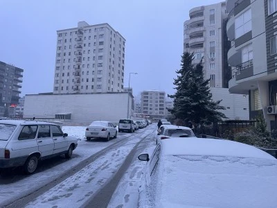Şanlıurfa'da kar yağışı etkili oluyor