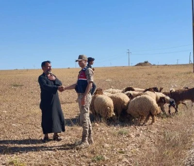 Şanlıurfa'da kaybolan k&uuml;&ccedil;&uuml;kbaş hayvanlar dronla bulundu