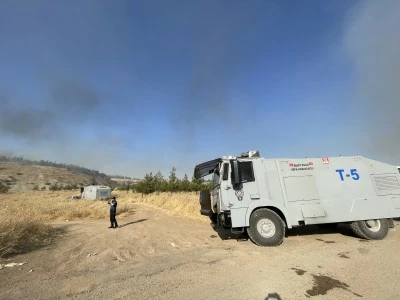 Şanlıurfa'da ormanlık alana sı&ccedil;rayan yangına m&uuml;dahale ediliyor