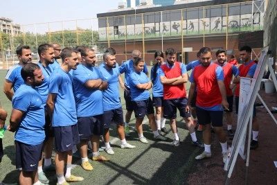 Şanlıurfa'da "Eyy&uuml;p Cenap G&uuml;lpınar UEFA C Antren&ouml;r Eğitim Programı" d&uuml;zenlendi