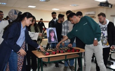 Şanlıurfa'da sahipsiz k&ouml;peklerin saldırısından ka&ccedil;arken yaşamını yitiren &ouml;ğrenci sınıfında anıldı