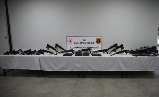 Şanlıurfa'da silah ka&ccedil;ak&ccedil;ılığı operasyonunda 20 ş&uuml;pheli yakalandı