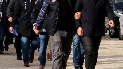 Şanlıurfa'da silah ka&ccedil;ak&ccedil;ılığı operasyonunda 8 zanlı yakalandı