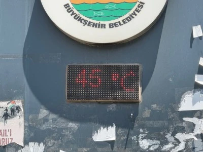 Şanlıurfa'da termometreler 45 dereceyi g&ouml;sterdi