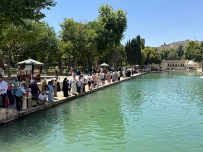 Şanlıurfa'da termometreler 48 dereceyi g&ouml;sterdi