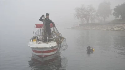 Sapanca G&ouml;l&uuml; "hayalet ağ"lardan temizleniyor