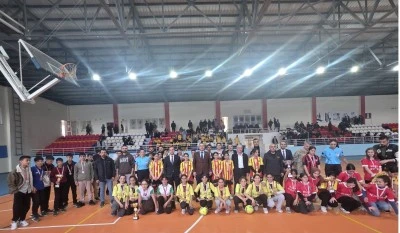 Sason&rsquo;da 17 takım, futsalda yarıştı