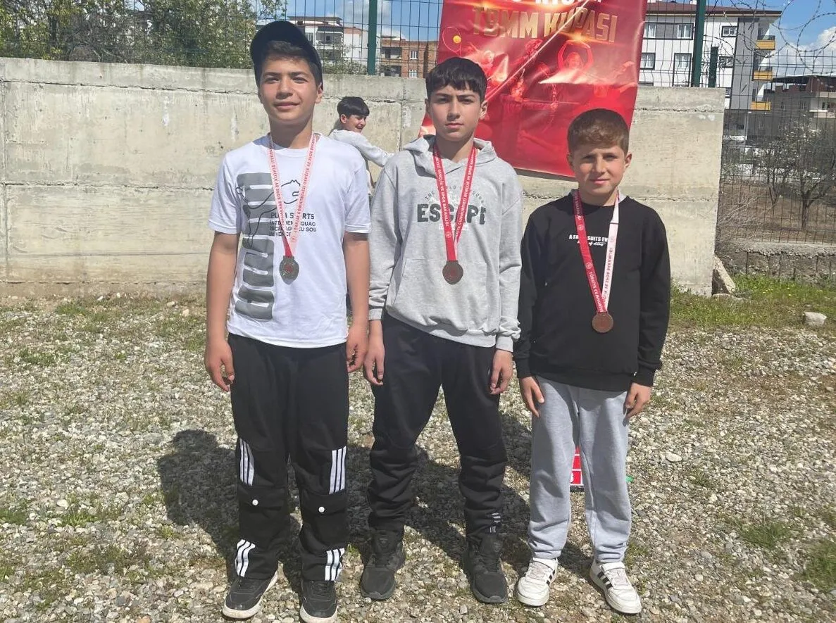 Sasonlu Gen&ccedil;ler gururlandırdı