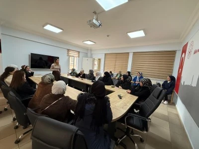 SED&rsquo;li ailelere dijital ebeveynlik eğitimi verildi