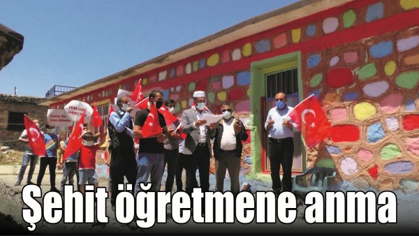 ŞEHİT &Ouml;ĞRETMENE ANMA