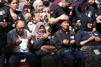 Şehit olan polis memuru i&ccedil;in t&ouml;ren d&uuml;zenlendi