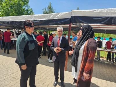 Şehit &Ouml;mer Halis Demir Lisesinde T&Uuml;BİTAK fuarı a&ccedil;ıldı