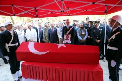 Şehit polis memuru &Ouml;mer Amilağ, Şanlıurfa'da son yolculuğuna uğurlandı