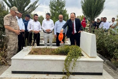 Şehitlik ziyaret edildi