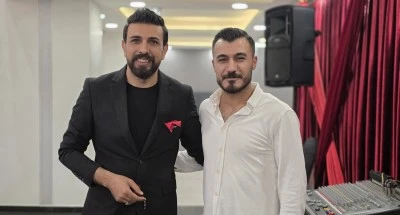 Selahattin El&ccedil;iboğa sahnelerin aranan sesi oldu