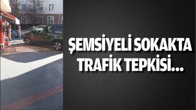 Şemsiyeli Sokakta trafik tepkisi&hellip;