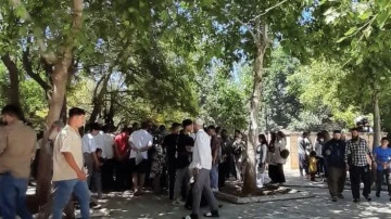  Şeyhmus T&uuml;rbesi'nde bayram yoğunluğu