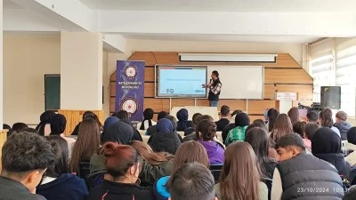 Siber polis, &ouml;ğrencileri bilgilendirdi