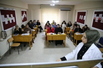 Siirt'in "Faslı gelinleri" T&uuml;rk&ccedil;e &ouml;ğreniyor