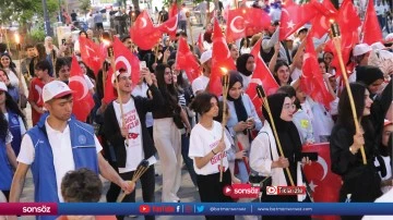 Siirt'te 19 Mayıs dolayısıyla fener alayı d&uuml;zenlendi