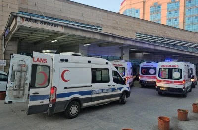 Siirt'te &ccedil;ıkan taşlı sopalı kavgada 6 kişi yaralandı