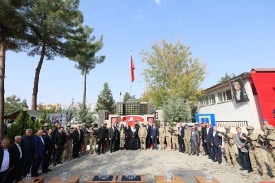 Siirt'te helikopter kazasında şehit olan 17 asker anıldı