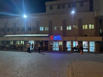 Siirt'te iki otomobilin &ccedil;arpıştığı kazada 5 kişi yaralandı