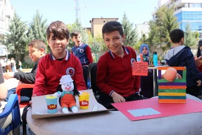 Siirt'te ilkokul &ouml;ğrencileri "Dilimizin Zenginlikleri Projesi" kapsamında sergi a&ccedil;tı