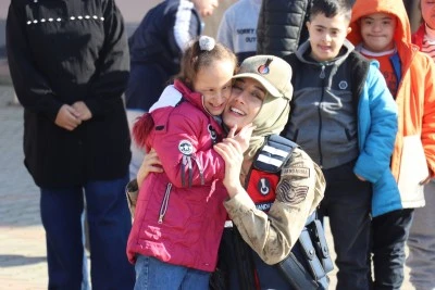 Siirt'te jandarma ekipleri "&ouml;zel &ouml;ğrencilere" y&ouml;nelik etkinlik yaptı