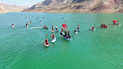 Siirt'te K&uuml;resel Sumud Filosu'na destek amacıyla Botan &Ccedil;ayı'na a&ccedil;ıldılar