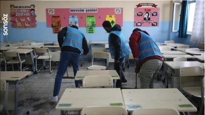 Siirt'te okullar y&uuml;k&uuml;ml&uuml;lerin &ccedil;alışmalarıyla yarıyıl tatilinde temizlendi