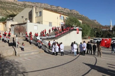 Siirt'te "Şehitler K&uuml;t&uuml;phanesi" t&ouml;renle a&ccedil;ıldı
