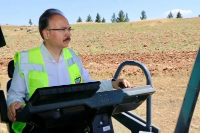 Siirt Valisi Kızılkaya, kırsaldaki asfalt &ccedil;alışmalarını inceledi