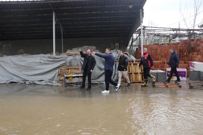 Siirt ve Kurtalan'da sağanak hayatı olumsuz etkiledi
