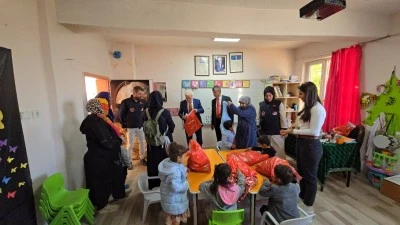 Siirtliler Derneği&rsquo;nden k&ouml;y okullarına sıcak destek