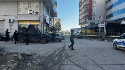 Silahlı kavgada 1 kişi &ouml;ld&uuml;, 5 kişi yaralandı