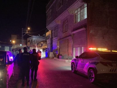 Silahlı saldırıya uğrayan 2 kişi &ouml;ld&uuml;