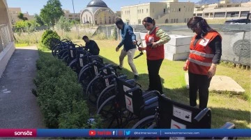 Silopi'de engelli &ccedil;ocuklara tekerlekli sandalye verildi